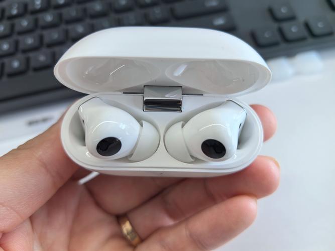 AirPods Pro 3:空间音频 + 主动降噪,无线耳塞终极体验
