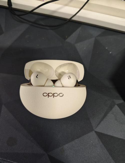 OPPO Enco X3音质对决AirPods Pro 2：古典乐谁更通透？