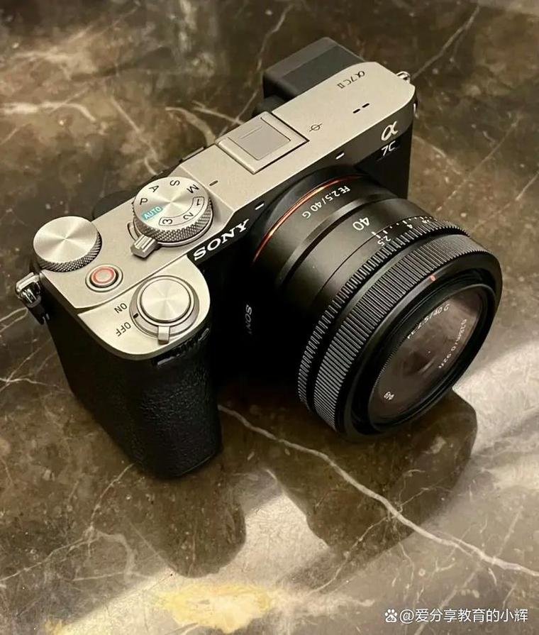 Sony A7C II微单相机测评:入门全画幅的轻量化革命
