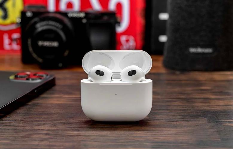 苹果 AirPods Pro 3：舒适与音质的完美结合