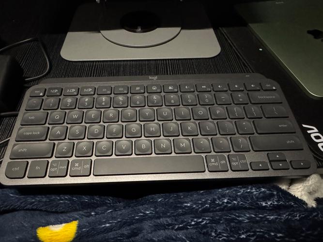 罗技 MX Keys Mini 键盘:智能背光+多设备切换,高效办公伴侣