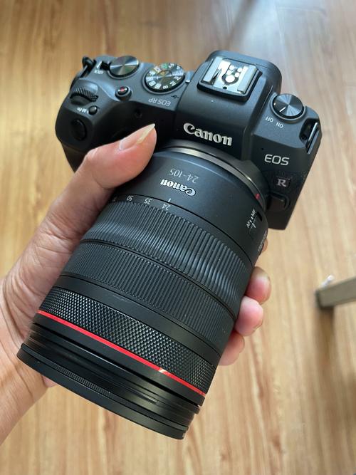 佳能RF 24-105mm F4镜头进灰：非密封设计是硬伤？