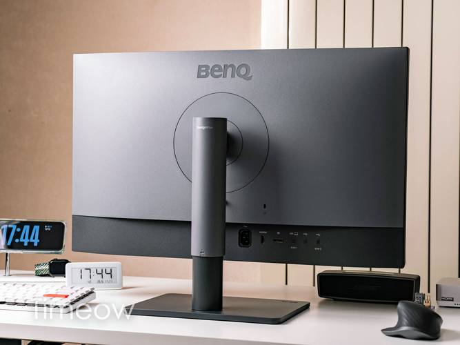 明基 PD2700U:4K 分辨率 + 智慧调光,设计师必备显示器