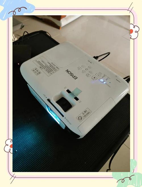 爱普生EF-15投影仪3LCD优势:色彩真的比DLP自然?
