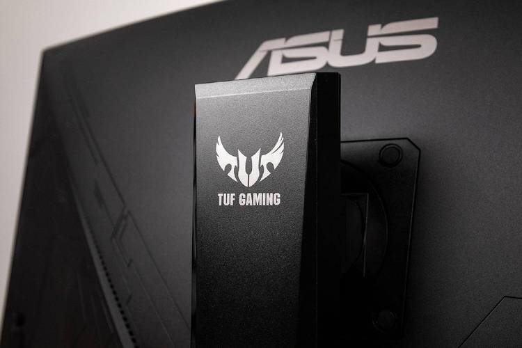 华硕TUF GAMING VG32VQ曲面屏拖影：FPS玩家的噩梦