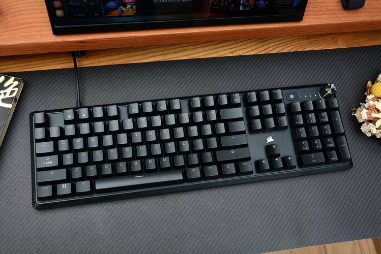 美商海盗船K70 MAX磁轴键盘:0.1mm触发能否提升APM?