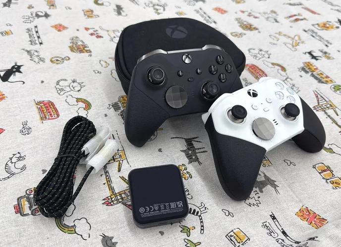 微软 Xbox Elite 无线手柄2代：可调摇杆与背键，自定义操控王者