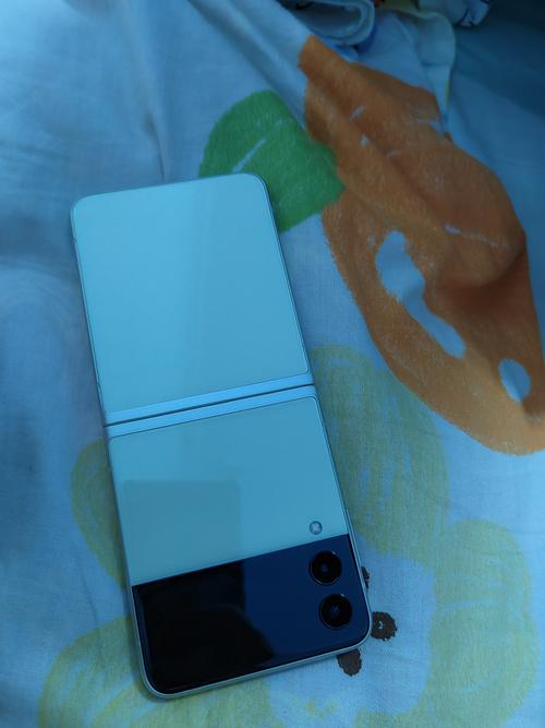 三星 Galaxy Z Flip6 外屏实用性:实际使用频率极低?