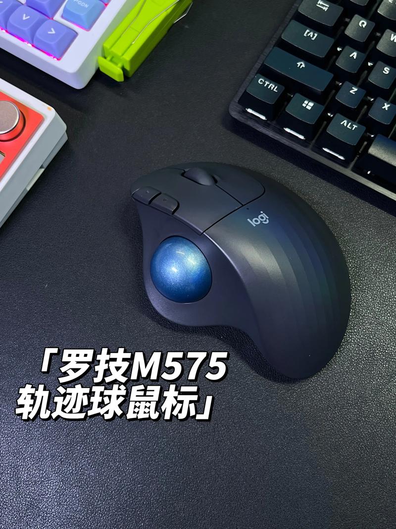 Elecom Huge 轨迹球鼠标：手腕救星，人体工学设计典范