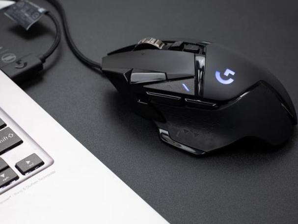 罗技 G502 HERO:游戏鼠标的经典之作