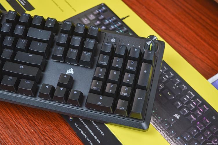 美商海盗船 K70 Core 机械键盘：亲民价格，体验Cherry轴魅力