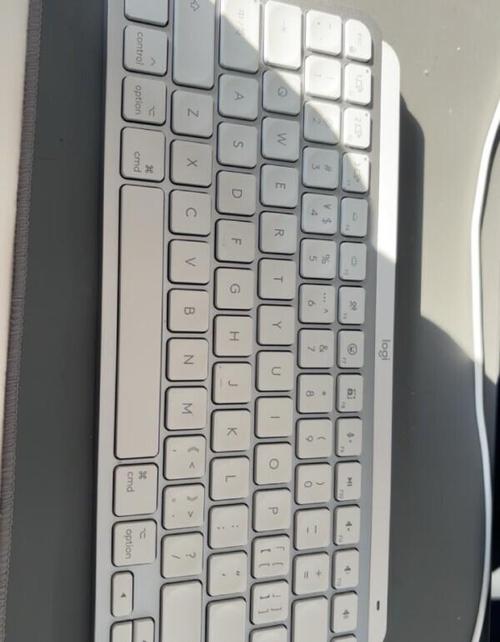 罗技MX Keys Mini打字体验是否受影响于紧凑布局?