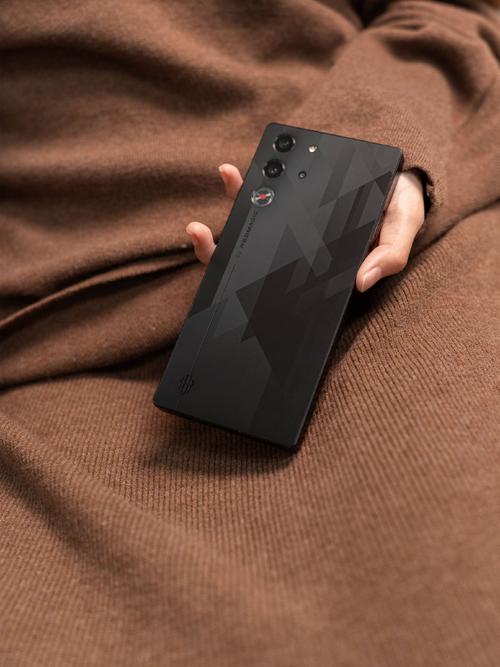 红魔 10 Pro 暗夜骑士屏下摄像：自拍画质下降 30%？