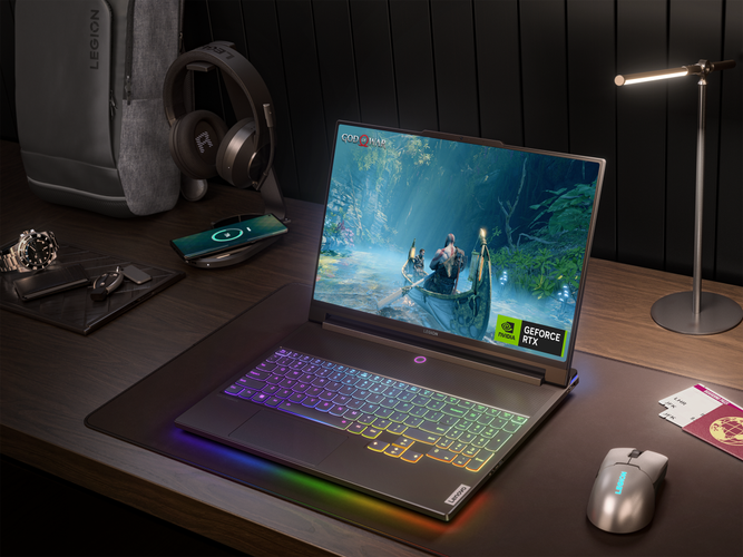联想 Legion Pro 9i 游戏本实测：RTX 5090 显卡与 2.5K 240Hz 屏的电竞性能