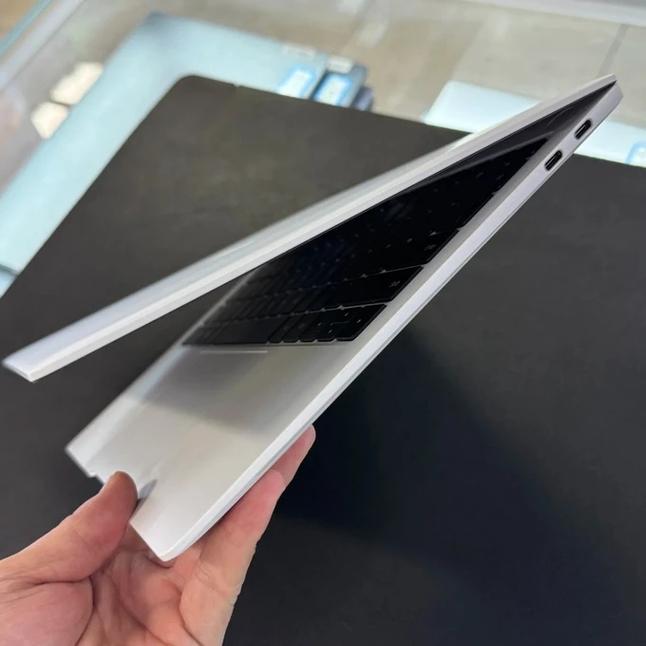 华为MateBook X Pro微绒版:轻薄本的材质革命