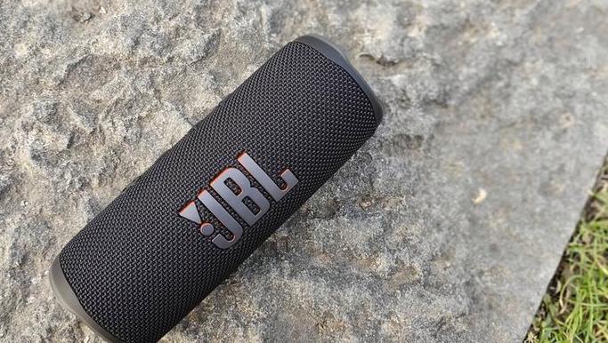 JBL Flip 6 防水音箱实测:IPX7 防水与 PartyBoost 功能的户外表现