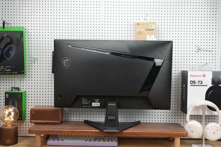 微星 MAG 275QF 黑刃电竞显示器测评:2K 180Hz IPS 与微星散热技术