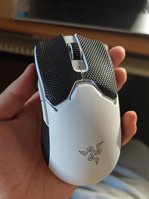 雷蛇毒蝰V2 Pro轻量旗舰:Focus Pro 30K光学引擎精准追踪