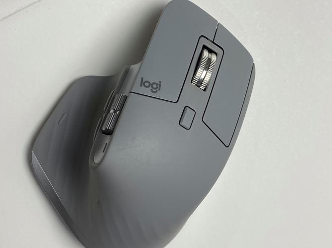 Logitech MX Master 3S鼠标实测:多设备协同能否提升办公效率?
