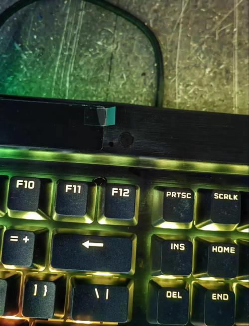 海盗船 K100 RGB 键盘体验:OPX 光学轴体与 iCUE 软件的灯光同步