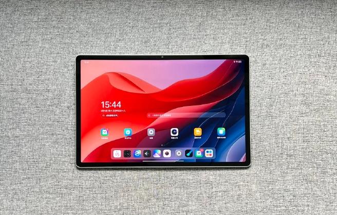 联想小新 Pad Pro 12.7 2025 款:2.9K 屏 + 10200mAh 电池,影音娱乐王者