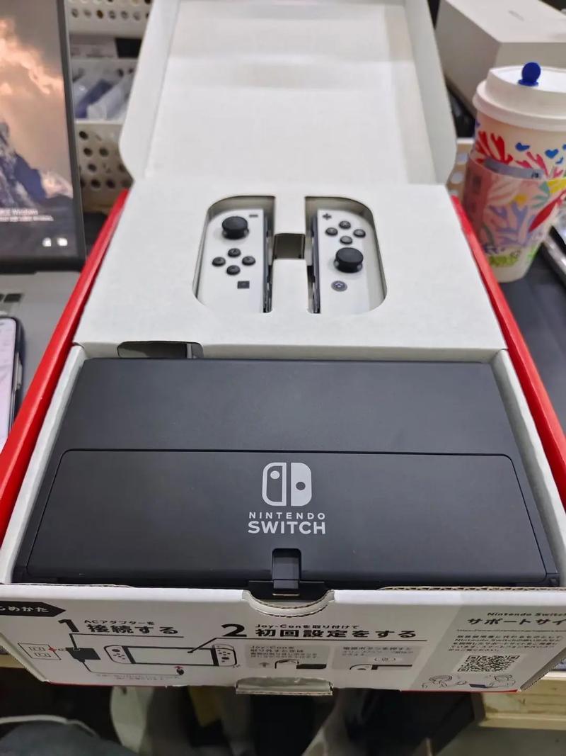 任天堂Switch OLED沉浸式游戏：掌机屏幕新标准