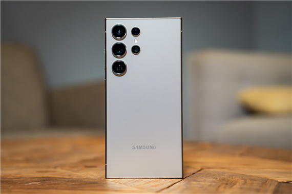 三星 Galaxy S25+:5500mAh 电池 + 45W 快充,续航实测撑爆一天?