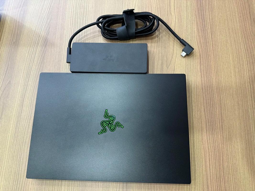 雷蛇灵刃14全能本：RTX 4070塞入14英寸机身