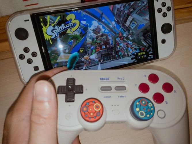 8BitDo Pro 3 无线手柄:多平台兼容性测试