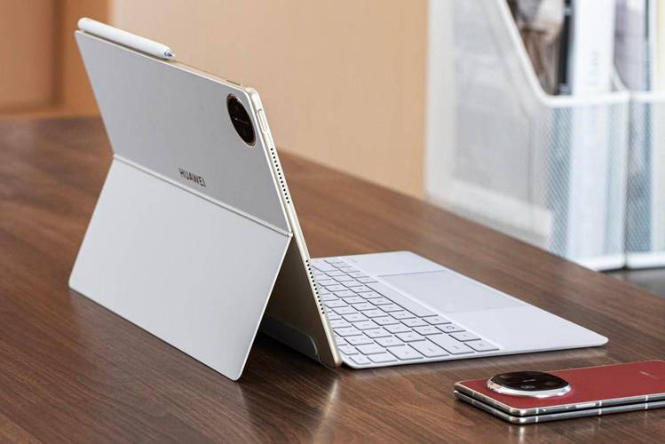Huawei MatePad Pro 13.2英寸平板:生产力工具还是娱乐终端?