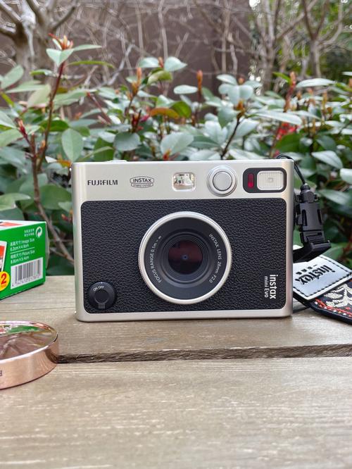 富士instax mini Evo即拍即印：数字时代的胶片浪漫