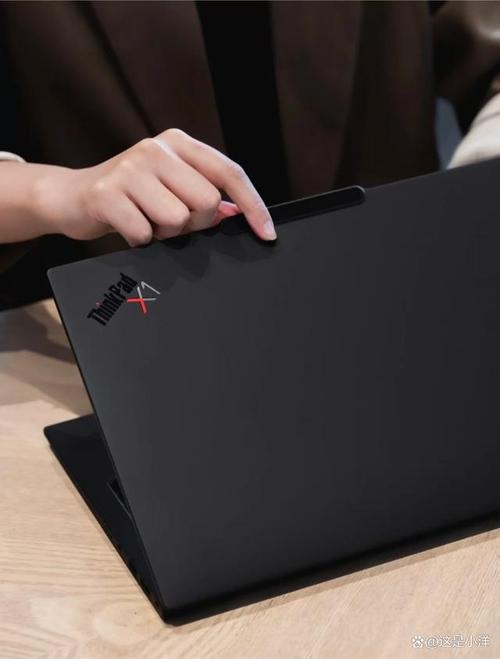 戴尔 XPS 16 vs 联想 ThinkPad X1 Carbon:商务本颜值与性能如何取舍?
