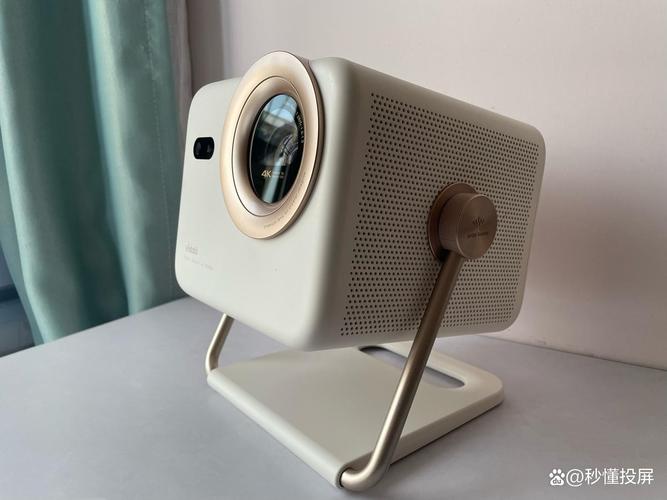 Vidda M2 Pro 三色激光投影:4000 元档 4K + 光学变焦,家庭影院首选
