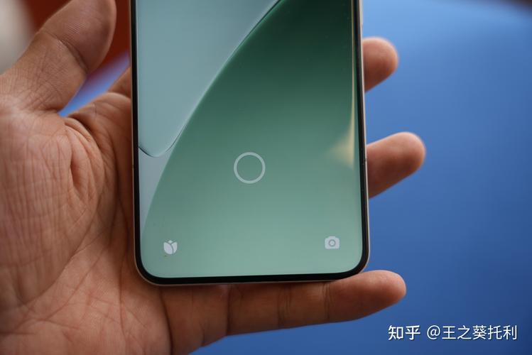 小米 Pro 16 OLED 2025：性价比之选还是徒有其表？