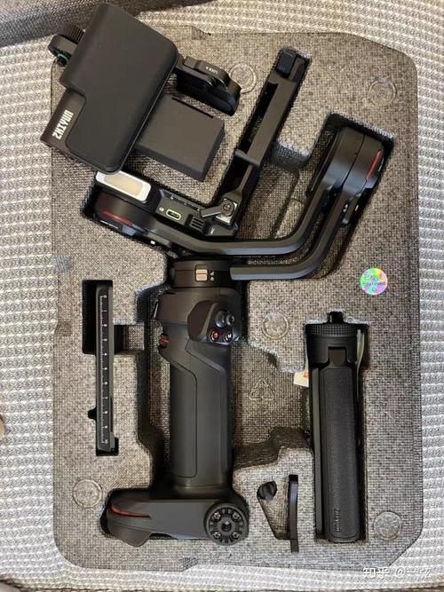 智云 WBS 3 稳定器评测：轻量化设计，手机和微单都能适配？​