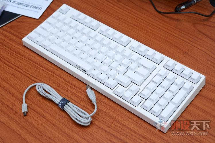 Leopold FC980M 评测：紧凑布局 + 樱桃轴，办公游戏双适配？​