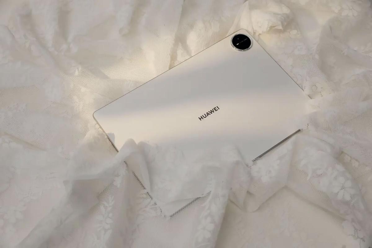 华为 MatePad Pro 13.2 英寸评测：鸿蒙 3.0 + 超薄机身，影音体验有多爽？​